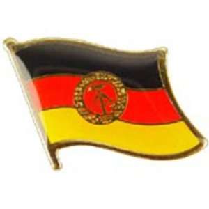  East Germany Flag Pin 1 Arts, Crafts & Sewing