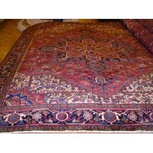   Hand Knotted Heriz Persian Rug   98x124 