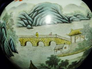Yongzhen. FAMILLE ROSE PORCELAIN VASE with 7 beautiful  