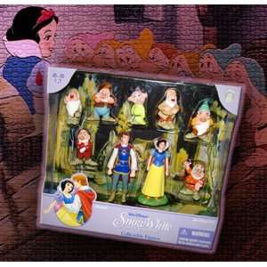    Disney Princesses Snow White & & Dwarfs Figures Set: Toys & Games