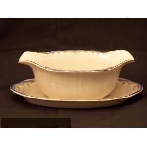  Syracuse Carvel Gravy Boat With Stand   1 Pc Kitchen 