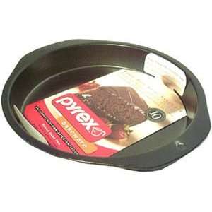  9 Inch Round Non Stick Cake Pan by Pyrex: Kitchen & Dining