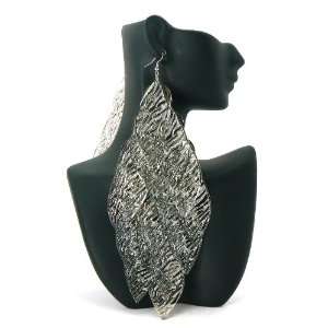   Wives Poparazzi Light Weight Earrings with Leaves Lady Gaga Paparazzi