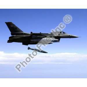   16 Fighting Falcon United States Air Force , 20x16: Home & Kitchen