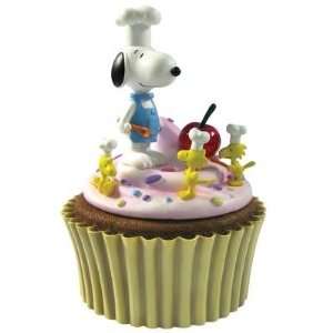  Peanuts Cupcake Snoopy Musical Figurine: Home & Kitchen