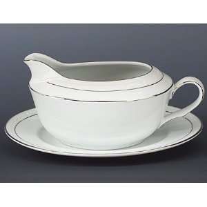 Stoneleigh Gravy w/Tray (2 Piece):  Kitchen & Dining