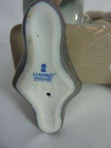 Lladro Ten and Growing (7635) Figurine Mint Box  