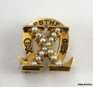 CHI OMEGA Genuine Pearls Pin   Sorority 10k Yellow Gold c.1910s Skull 