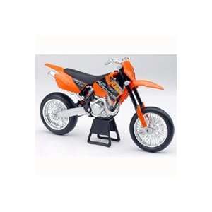  NEW RAY TOYS INC KTM 450SMR 06 SUPER MOTO BIKE 42417 