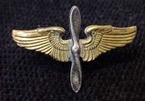 WW1 US Military Collar Wings Pin Dog Utica USA Maker Air Force WWII 