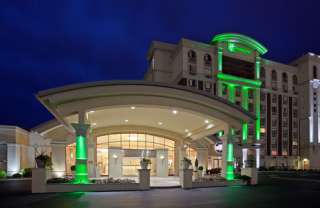   & Suites Parkway St. Catharines Niagara Hotel 1 Night Stay Deluxe Rm