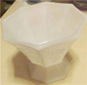 VINTAGE WHITE MILK GLASS CANDY DISH DIP SERVING FLUTED BOWL GRAPES 
