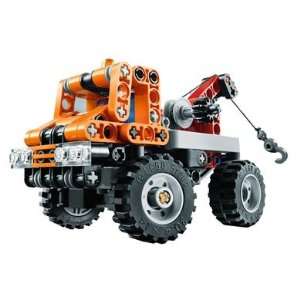  Lego Technic Mini Tow Truck   9390: Toys & Games