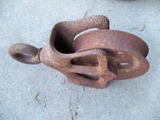 Cast Iron Pulley LARGE Antique Farm House Barn TooLs Primitive and 