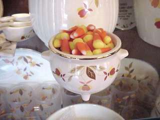   JEWEL TEA AUTUMN LEAF CANDY CORN FOOTED KETTLE, MINT CONDITION  