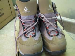 New VASQUE AXIS GTX Hiking Boots GORE TEX Waterproof 9  