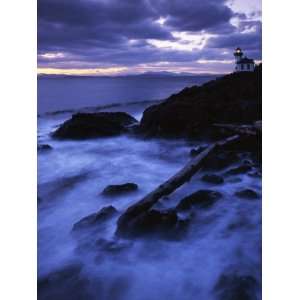 Lime Liln Lighthouse at dusk, Lime Liln State Park, San Juan Island 